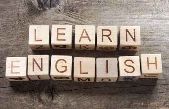Menguasai Bahasa Inggris dengan Penuh Percaya Diri Pengaruh Fluency dan Accuracy